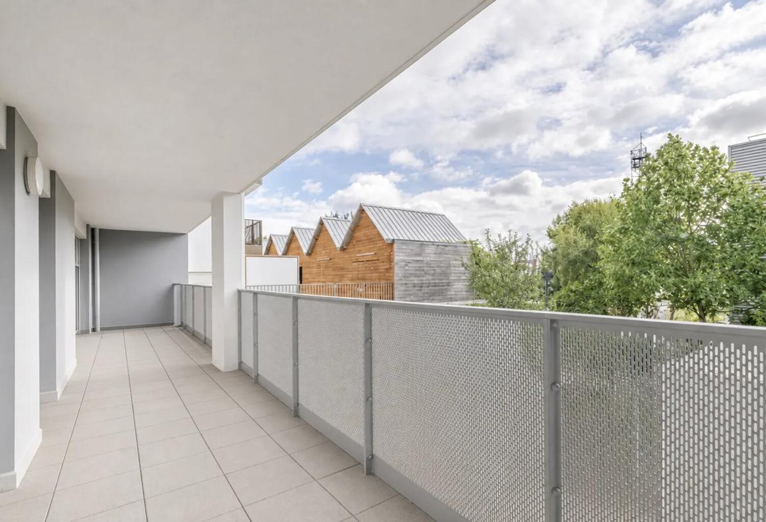 Appartement de 5 pièces de 100 m² situé à Bobigny — photo 1