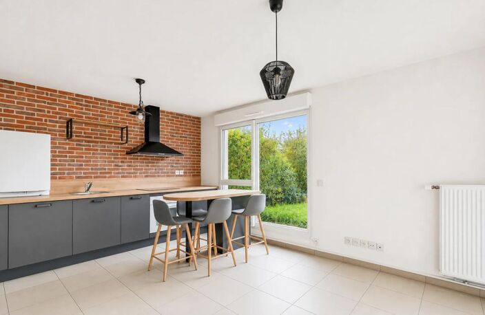 Charme moderne à Vénissieux avec jardin — photo 2