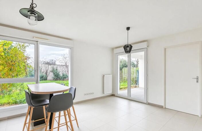 Charme moderne à Vénissieux avec jardin — photo 4