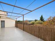 Maison moderne avec jardin et piscine — photo 3