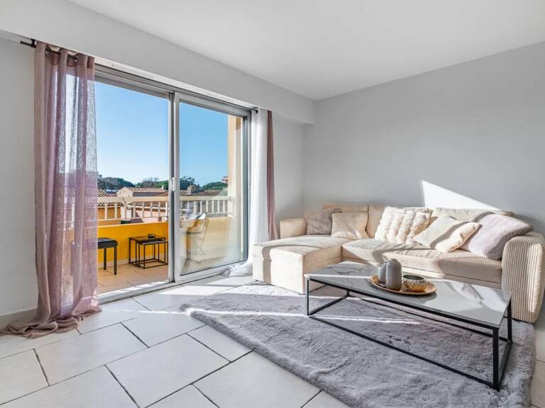 Appartement en vente de 44 m² à Fréjus, locataire en place — photo 1