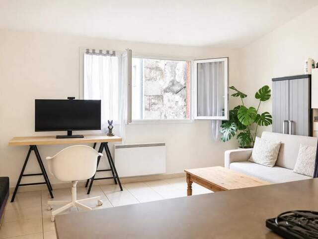 Charmant T4 de 90 m² avec mezzanine à Lodève — photo du bien