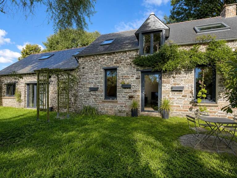 Maison de 8 pièces de 205 m² située à Bréhan — photo 1