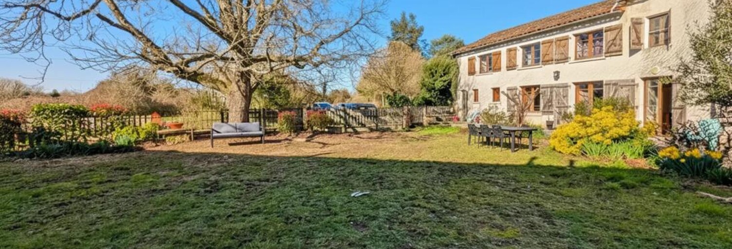 Maison 8 Pièces 255 m² à vendre à Les Adjots (16700)