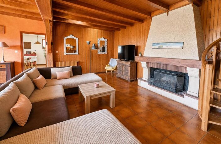 BELLE MAISON 270M2 - DEPENDANCES 400M2 - 8000M2 TERRAIN — photo 4