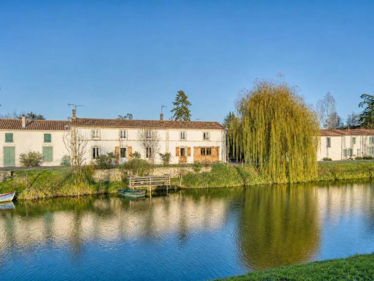 Demeure Authentique avec Ponton Privé à Damvix — photo 1