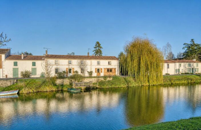 Demeure Authentique avec Ponton Privé à Damvix — photo 2