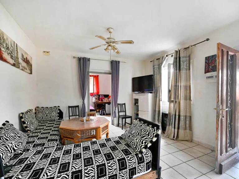 Ensemble immobilier de 3 logements à La Grand-Combe — photo 1