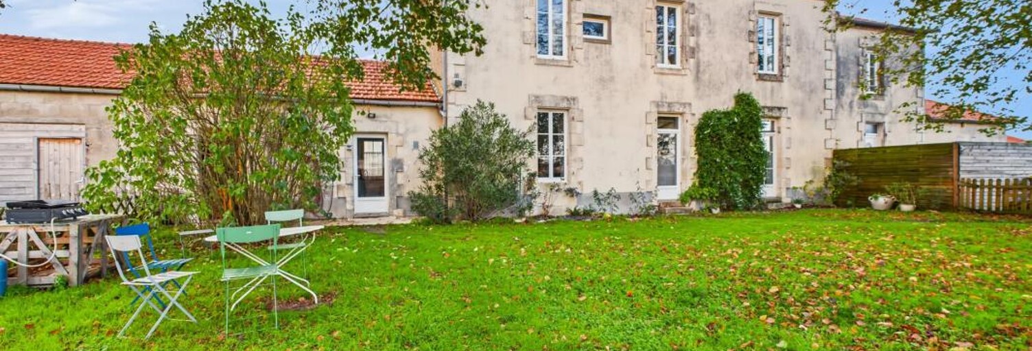 Maison 10 Pièces 210 m² à vendre à Nalliers (85370)