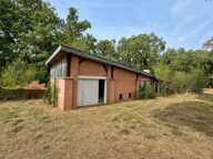 Domaine de caractère à restaurer – 500 m² –3,6 ha – accès rapide — photo 4