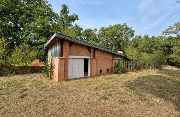 Domaine de caractère à restaurer – 500 m² –3,6 ha – accès rapide — photo 4