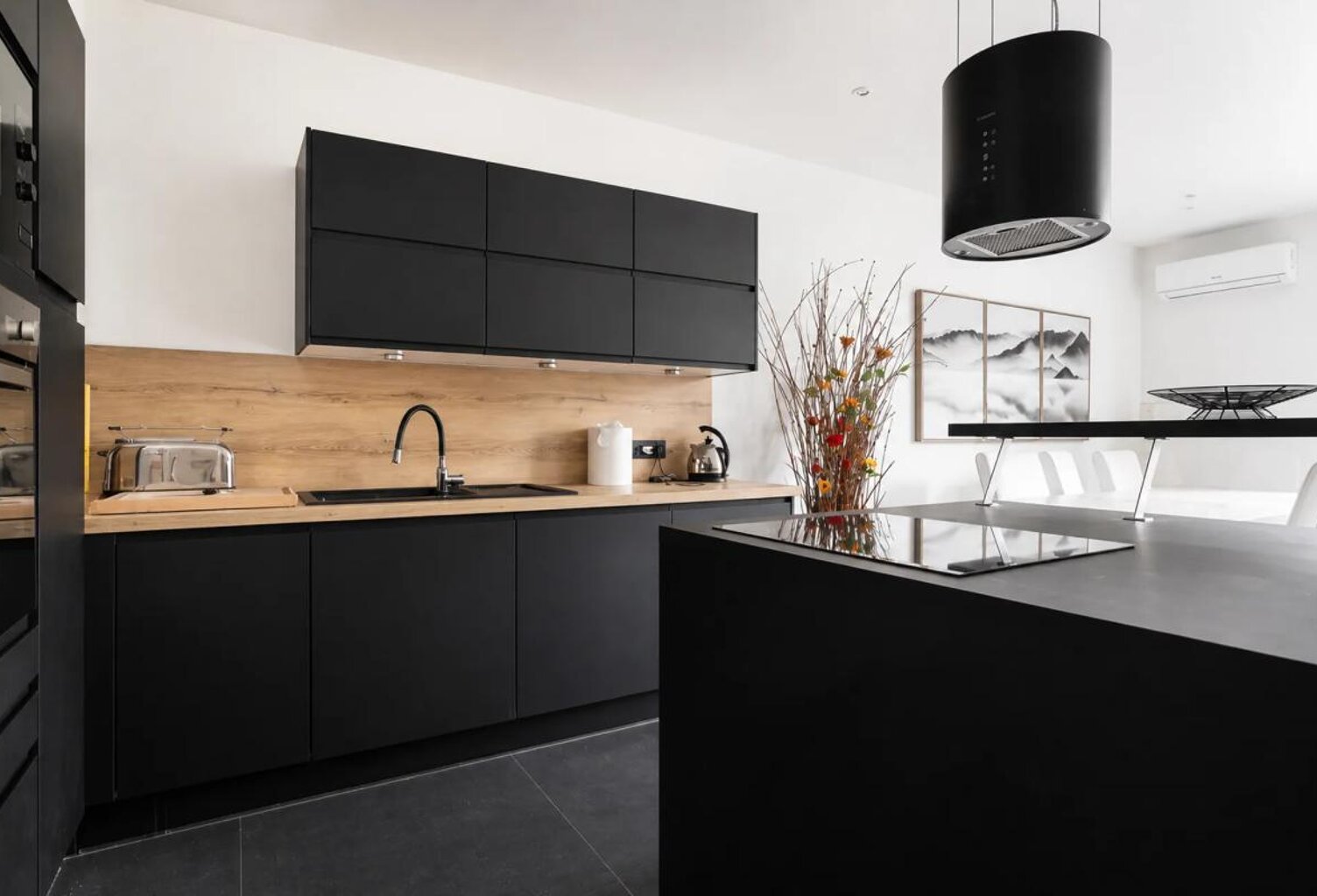 Maison rénovée de 285 m² avec 3 logements à Tourcoing — photo 1