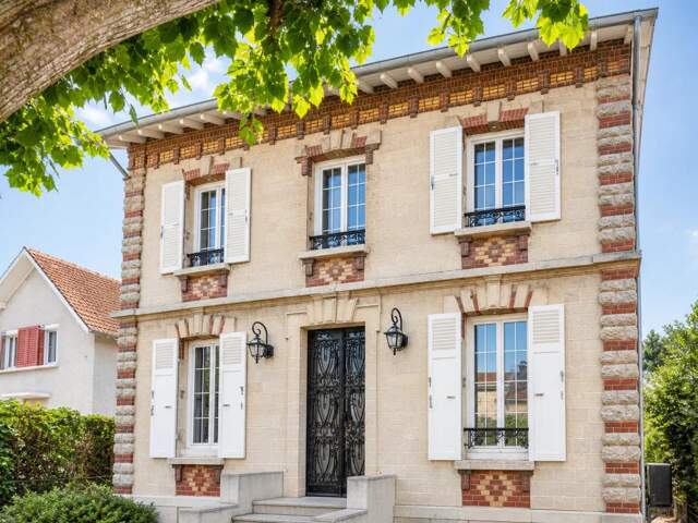 Belle maison individuelle de 250 m² sur terrain piscinable à découvrir ! — photo du bien
