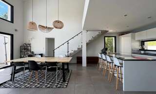 Maison 7 Pièces 187 m² à vendre à Montfuron (04110)