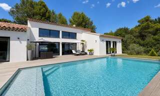 Maison 7 Pièces 187 m² à vendre à Montfuron (04110)