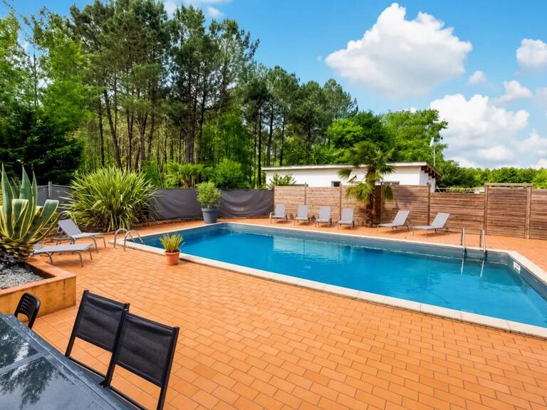 Maison spacieuse avec piscine à Le Temple — photo 1