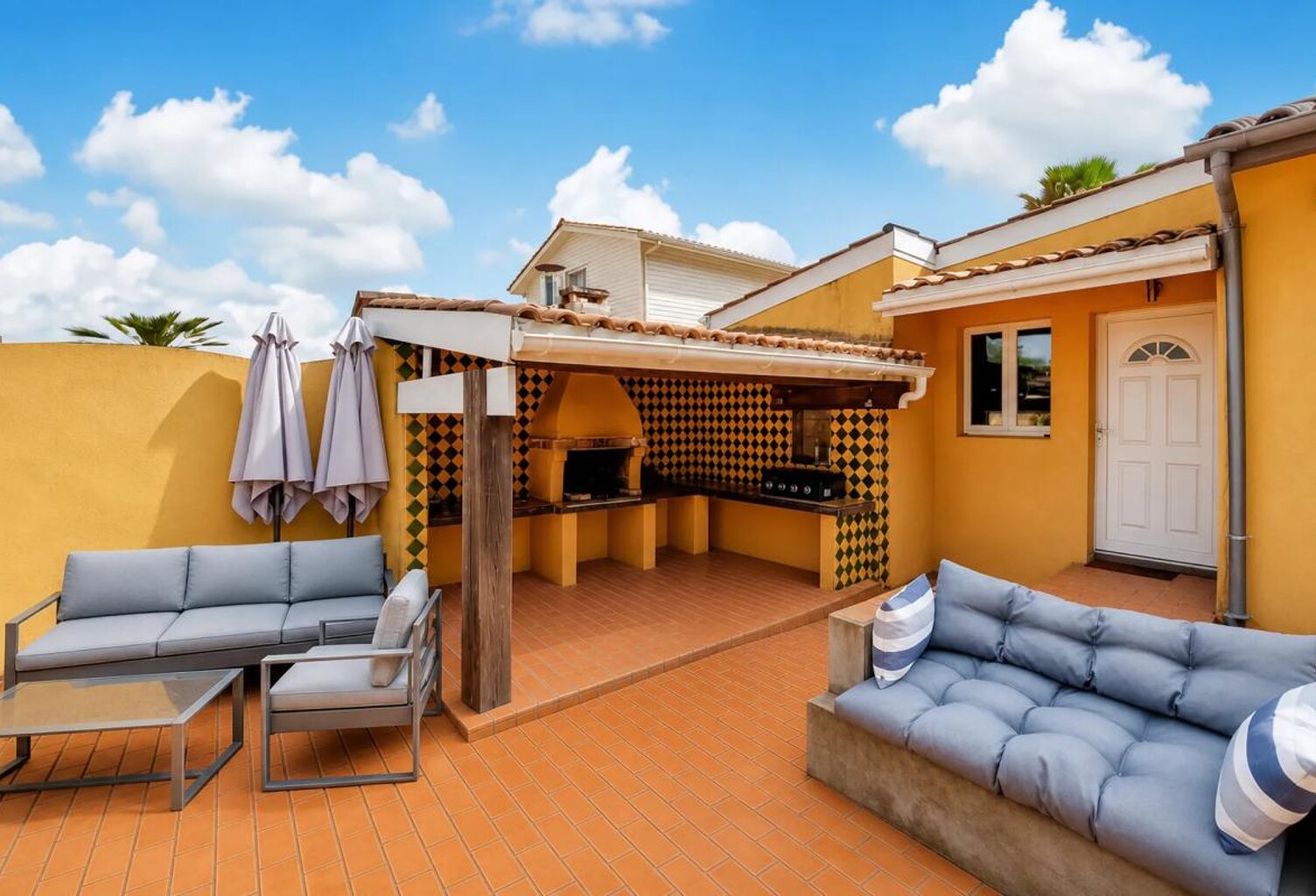 Maison spacieuse avec piscine à Le Temple — photo 1