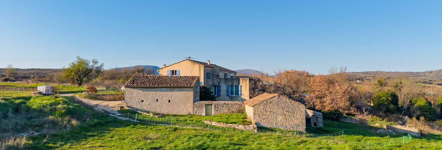 Maison 8 Pièces 235 m² à vendre à Saint-Martin-de-Castillon (84750)