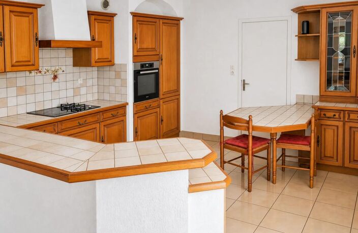 Maison de 7 pièces de 212 m² à Le Poinçonnet — photo 4