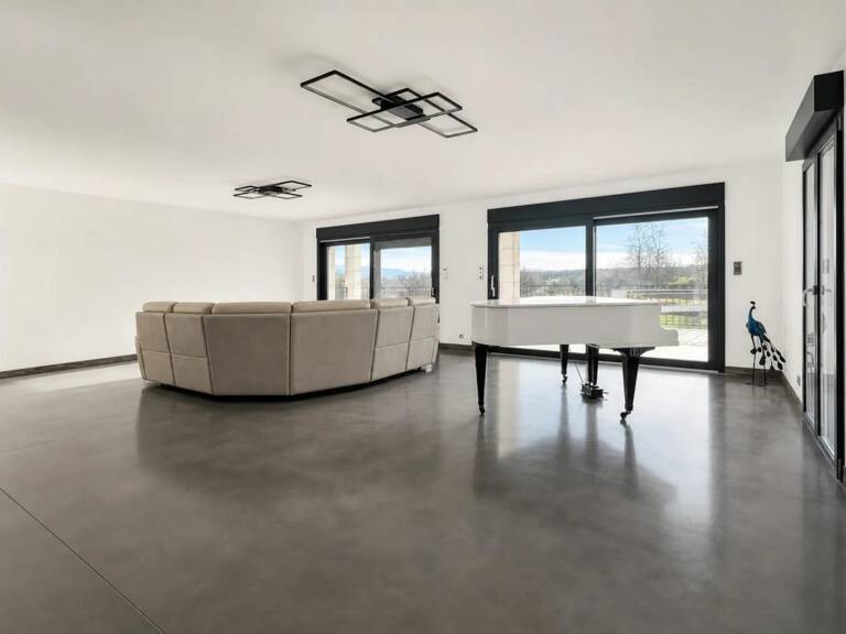 Maison de 390 m² avec terrain de 3 hectares — photo 1