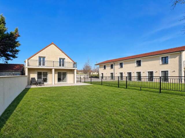 Maison de 390 m² avec terrain de 3 hectares — photo du bien