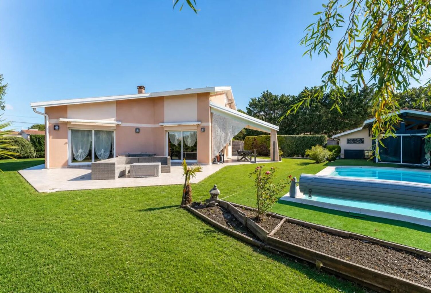 Maison individuelle de 4 pièces de 196 m² située à Gujan-Mestras — photo 1
