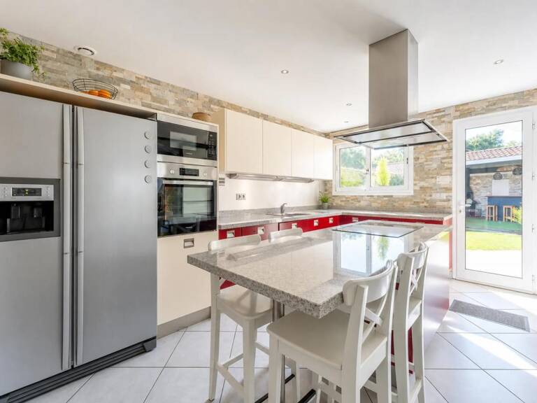 Maison individuelle de 4 pièces de 196 m² située à Gujan-Mestras — photo 1