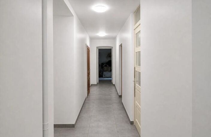 Montfaucon-en-Velay : 900m² avec terrain, idéal gîtes ou projets — photo 3