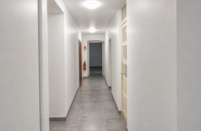 Montfaucon-en-Velay : 900m² avec terrain, idéal gîtes ou projets — photo 4