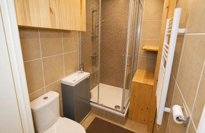 Chaleureux 62 m² sous les toits à Allos — photo 4