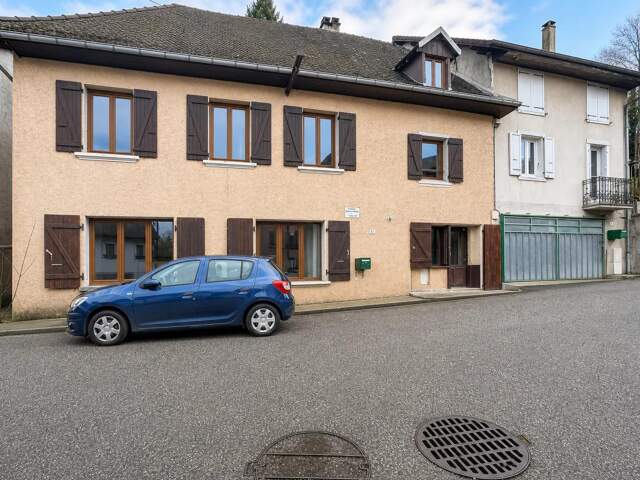 Maison de 4 pièces de 140 m² à Le Pont-de-Beauvoisin — photo du bien