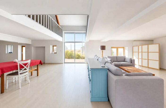 Grande Maison de Caractère avec Terrain Arboré à Lapeyrouse — photo 4