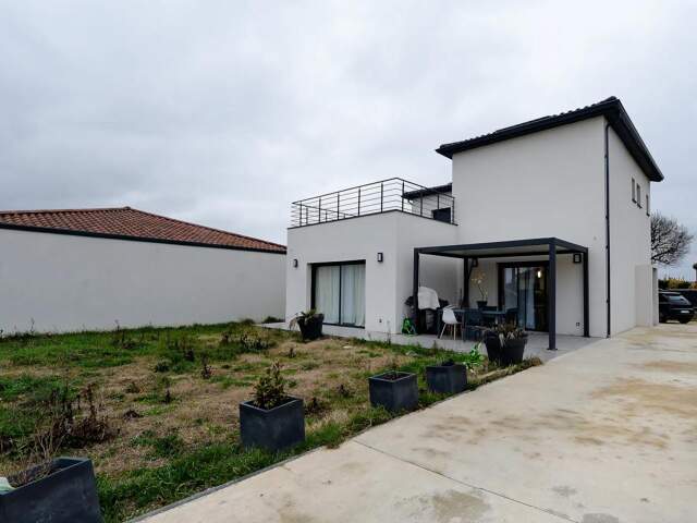 Maison contemporaine spacieuse à Vernet — photo du bien
