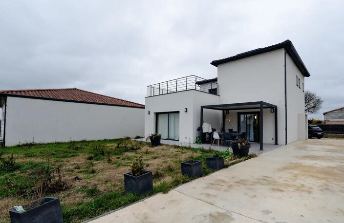 Maison contemporaine spacieuse à Vernet — photo 2
