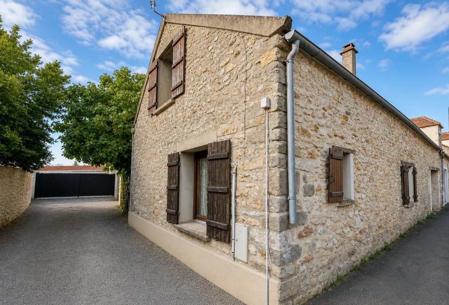 Réau - Maison 4 pièces avec terrasse et jardin — photo 1