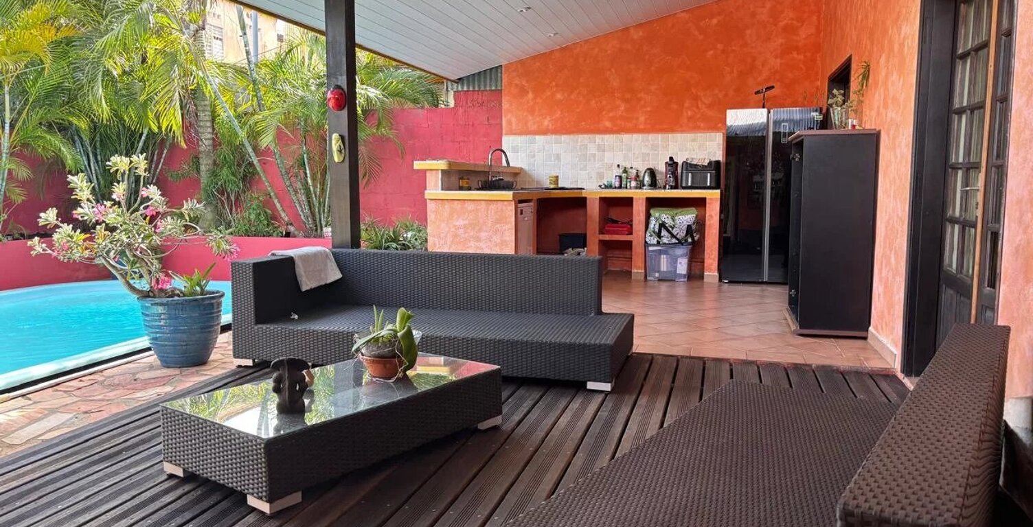 VOTRE MAISON T3 AVEC PISCINE PROCHE DE TOUTES LES COMMODITÉS — photo 1
