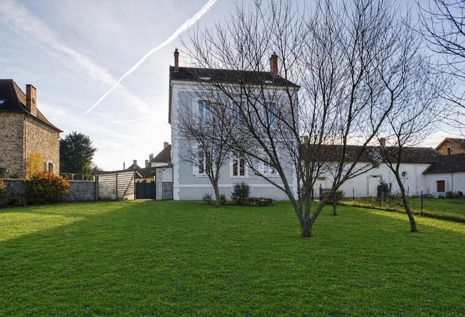 Maison de 256 m2 divisée en 4 appartements — photo 1