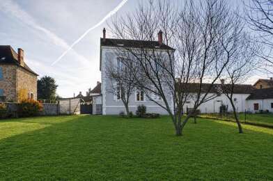 Appartement 9 pièces 220000 €