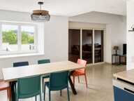 Maison de 8 pièces de 240 m2 en vente à Tralaigues — photo 2