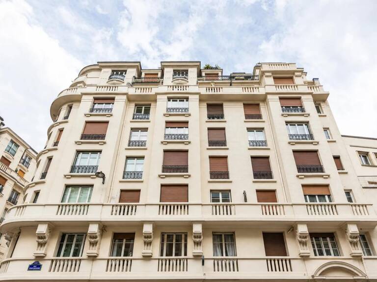 Appartement de 2 pièces de 43 m² situé à Paris — photo 1