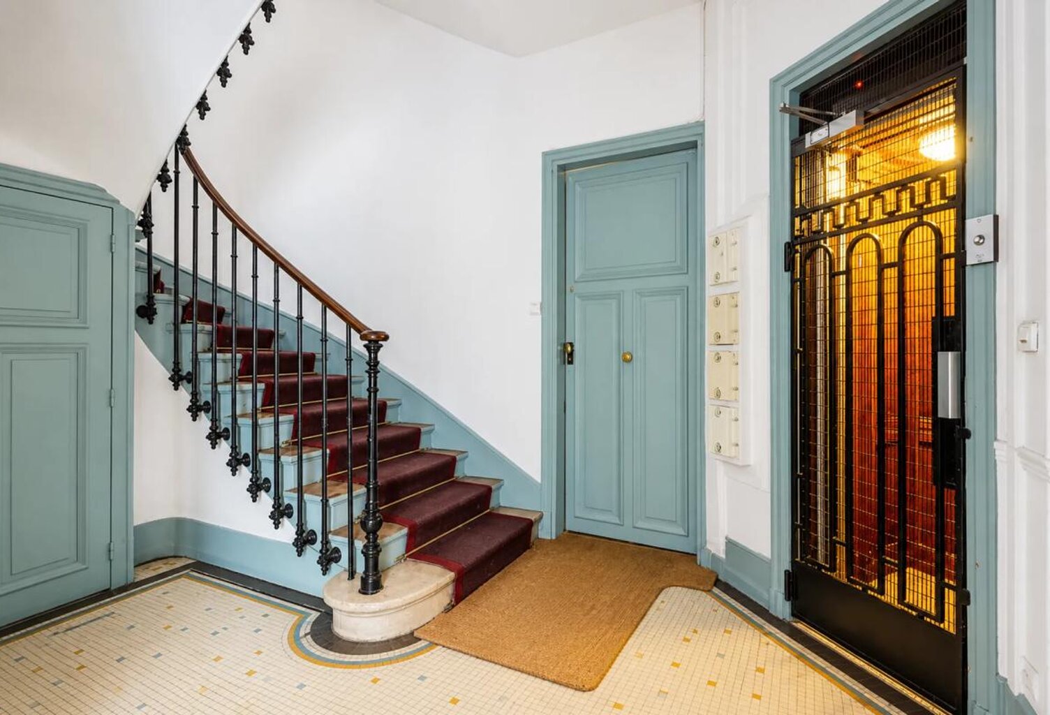 Appartement de 2 pièces de 43 m² situé à Paris — photo 1