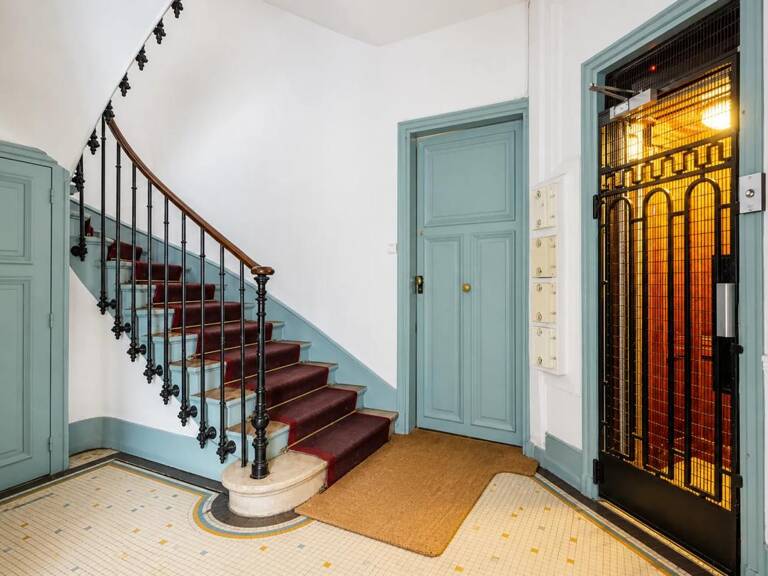 Appartement de 2 pièces de 43 m² situé à Paris — photo 1