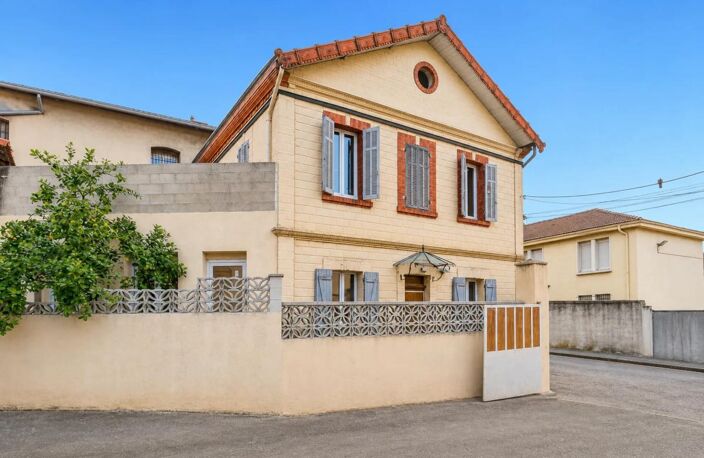 Maison de 183 m² avec dépendances — photo 2