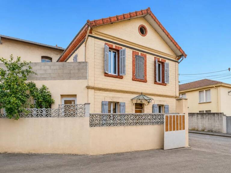 Maison de 183 m² avec dépendances — photo 1