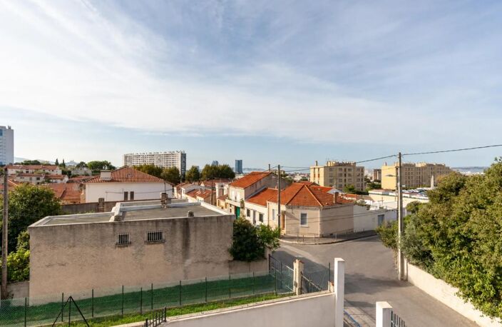APPARTEMENT DE 54 m2 AVEC BELLE VUE DEGAGEE — photo 4