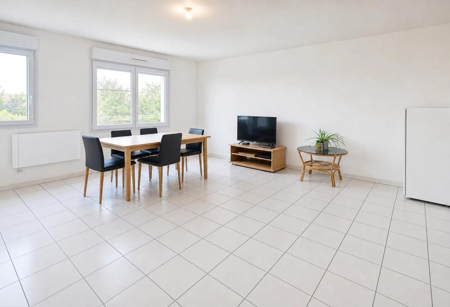 T2 loué avec parking & piscine - 47m2 - Saint-Vivien-de-Médoc — photo 1
