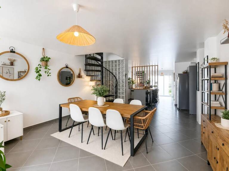 Maison de ville de 5 pièces de 107 m² en vente à Nangis — photo 1