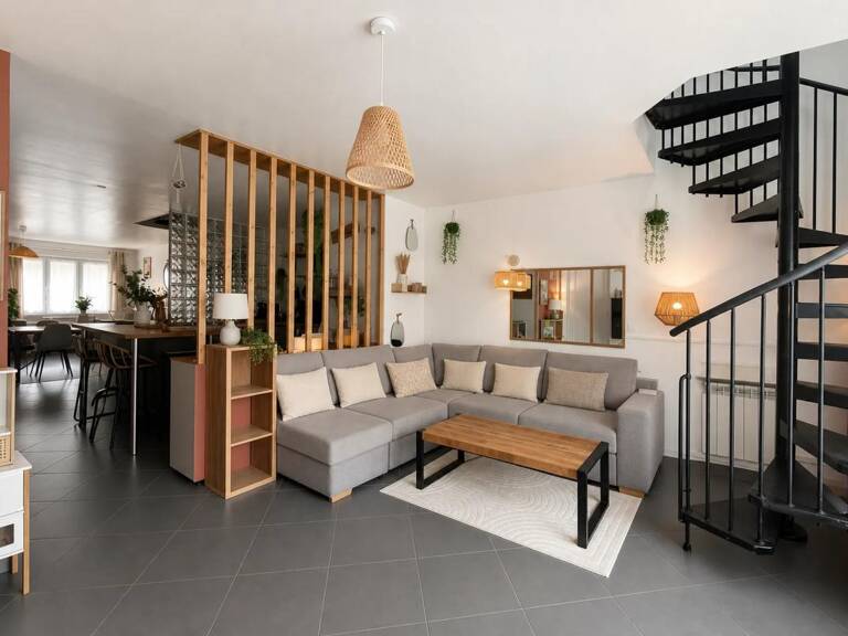 Maison de ville de 5 pièces de 107 m² en vente à Nangis — photo 1
