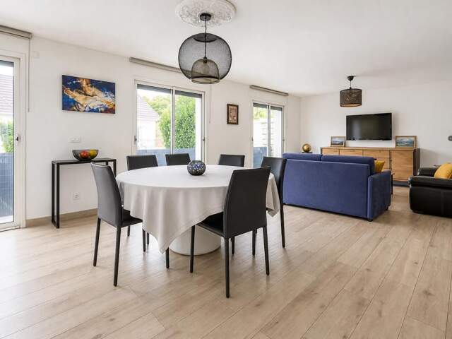 Maison spacieuse et rénovée à Romainville — photo du bien