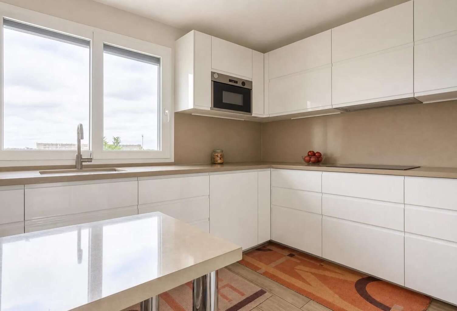 Maison spacieuse et rénovée à Romainville — photo 1